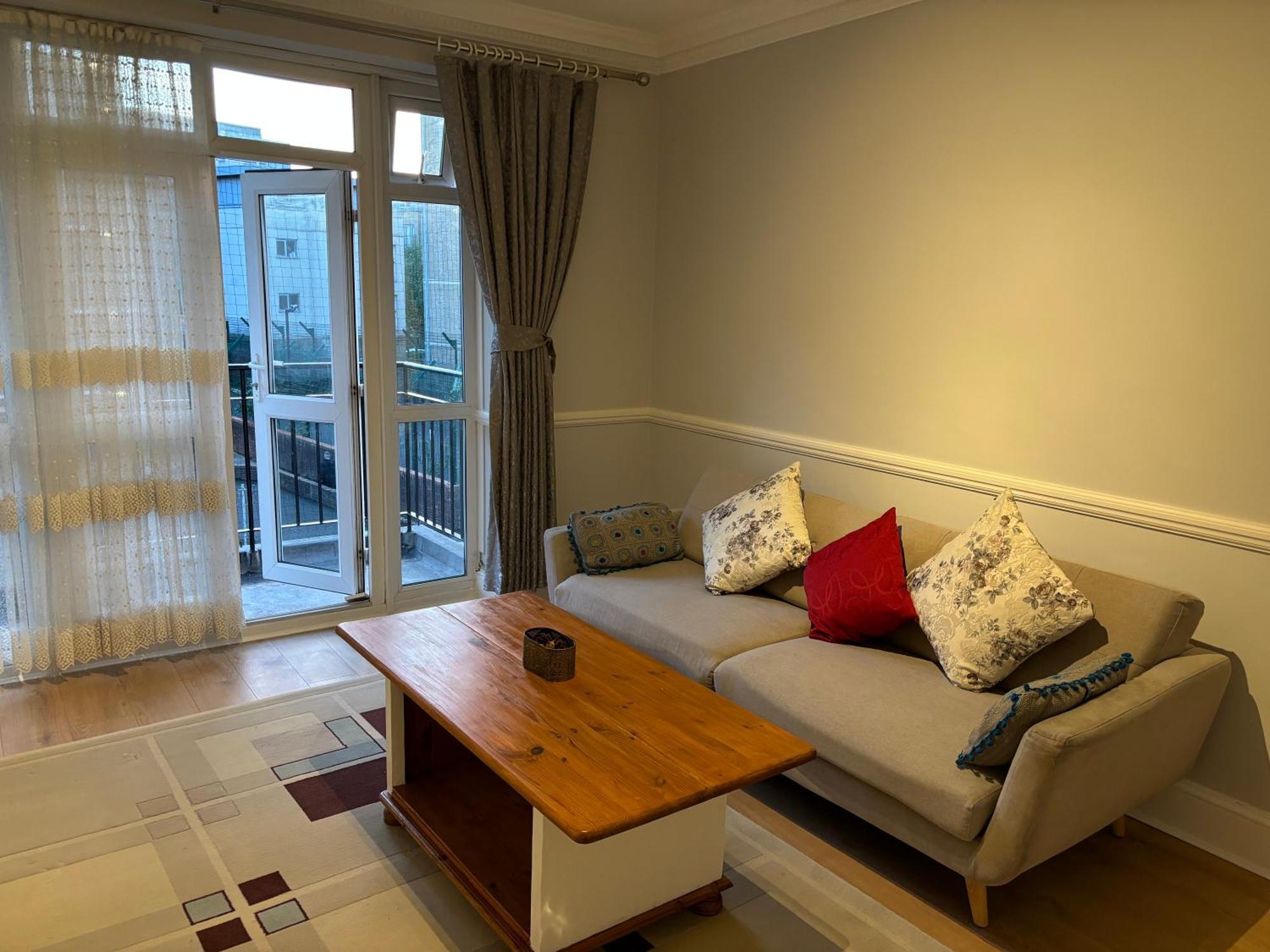 Bright 2 Bedroom Flat Close To Centre Londres
